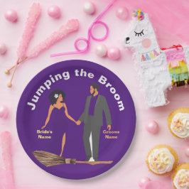 Prato De Papel Pulando a Vassoura