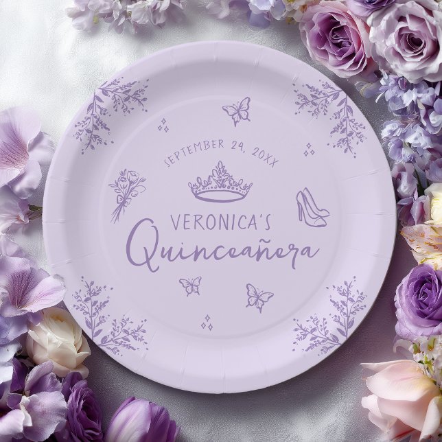 Prato De Papel Quinceanera da Lavanda Roxa Personalizada (Shown on a 9-inch round plate)