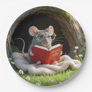 Prato De Papel Rato Lendo um Livro Vermelho em um Cobertor