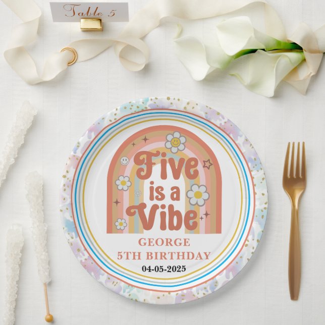 Prato De Papel Retro Rainbow FIVE is a Vibe Groovy 5th Birthday (Casamento)