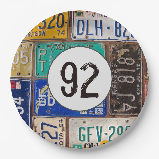 Prato De Papel Rusty License Plates 92º Aniversário (Frente)