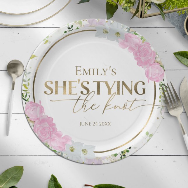 Prato De Papel Selvagem Ela é Chá de panela de casando (Criador carregado)