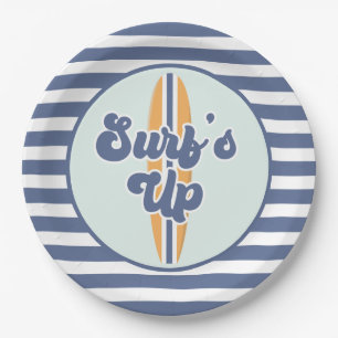 Prato De Papel Surf está Acima da Prancha de Surf no Aniversário