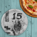 Prato De Papel Teen Son Birthday Grunge Guitar<br><div class="desc">Grunge guitarra,  placas de festa de aniversário adolescentes. Tonalidades de cinza,  com grandes números etários,  que podem ser removidas. Uma guitarra elétrica e um fundo de grunge são impressos em pratos redondos ou quadrados. Também são oferecidas tigelas. Perfeito para a celebração de aniversário de um adolescente.</div>