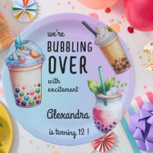 Transbordando de excitação chá bobba aniversário