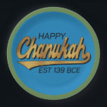 Prato De Papel Trilha Verde Retroativa Chanukah<br><div class="desc">Chanukah Happy Retro Green Trim Paper Plates. Substitua o texto por sua própria mensagem. Use seu estilo, cor e tamanho de fonte favoritos. As cores de fundo podem ser alteradas. Obrigados para parar e comprar. Muito apreciado! Feliz Chanukah/Hanukkah! Tamanho e estilo: Placa de Papel Redonda de 9" Joga uma festa...</div>