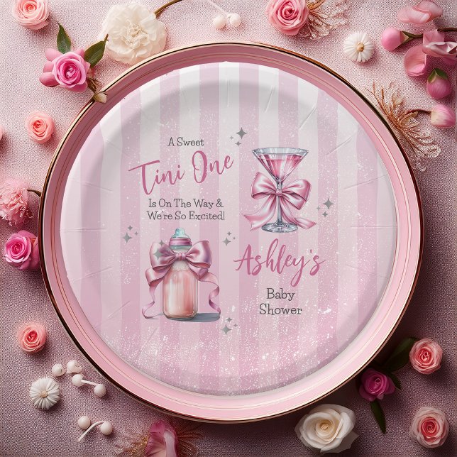 Prato De Papel Um Chá de fraldas Tini Um Pink Coquette Girl ("A Sweet Tini One Is On the Way . . ." Coquette Bows Martini | Bottle Girl Baby Shower Paper Plates)