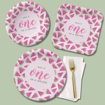 Um em um primeiro aniversario de melão