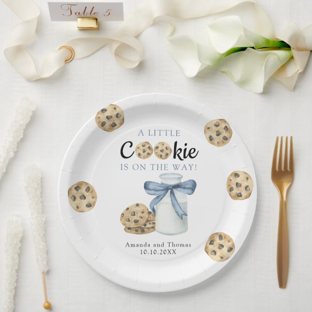 Prato De Papel Um Pequeno Biscoito está a caminho do Chá de frald (Casamento)