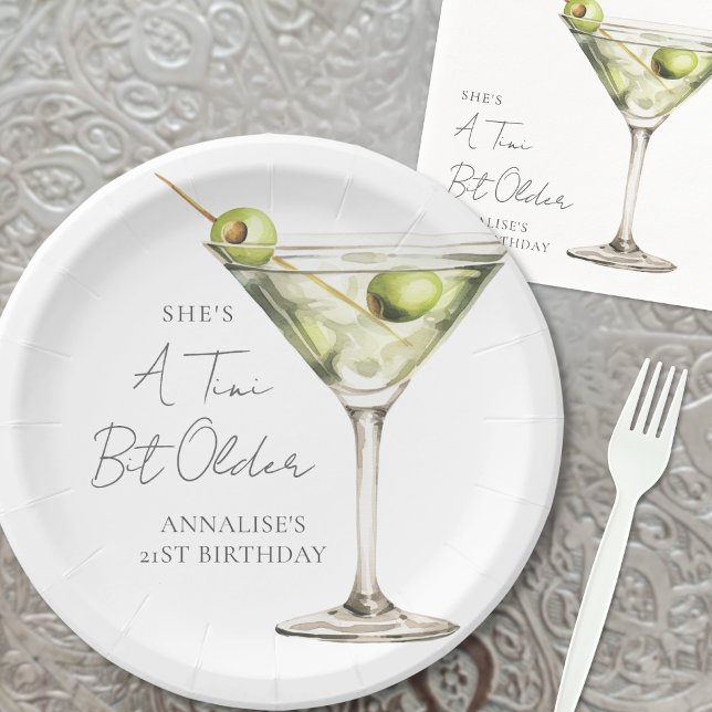 Prato De Papel Um Tini Bit Antigo Martini Aniversário (A Tini Bit Older Martini Birthday Paper Plates)