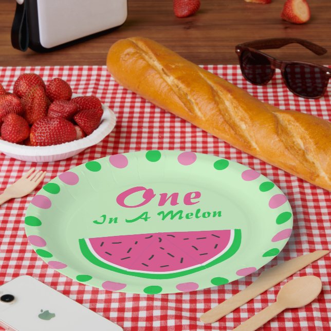 Prato De Papel Uma Em Uma Placa De Papel De primeiro aniversario  (Piquenique)