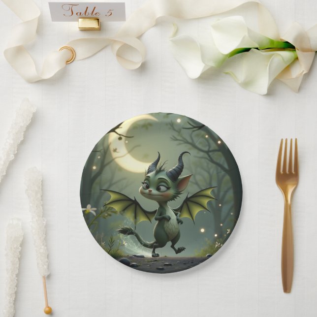 Prato De Papel Where moonbeams dance, little mischief awakens.  (Casamento)