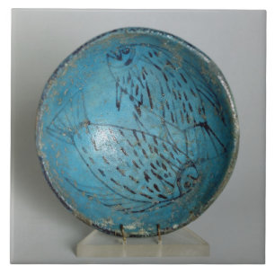 Prato decorado com peixes (faience)