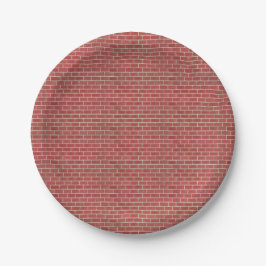 Pratos de papel com parede de tijolo vermelho