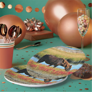 Pratos de papel de cavalo selvagem comendo no camp