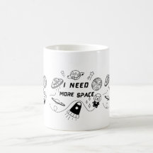 Preciso de Mais Espaço – Caneca de Café com Citaçã