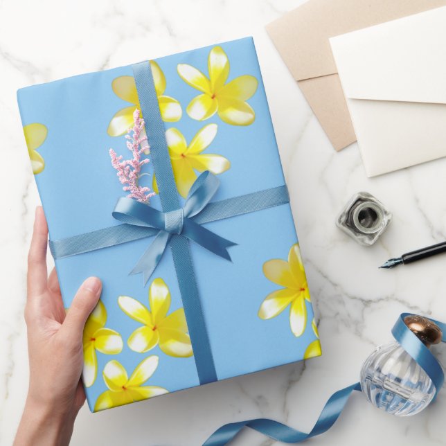 Presente Amarelo Frangipanis No Misty Blue, Papel De Embala (Presentear)