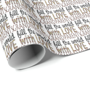 Presente As avós enchem o papel de envolvimento do amor do
