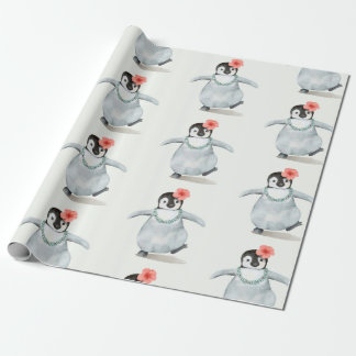 PRESENTE BABY PENGUIN COM UM PAPEL DE EMBALAGEM DE FLORES