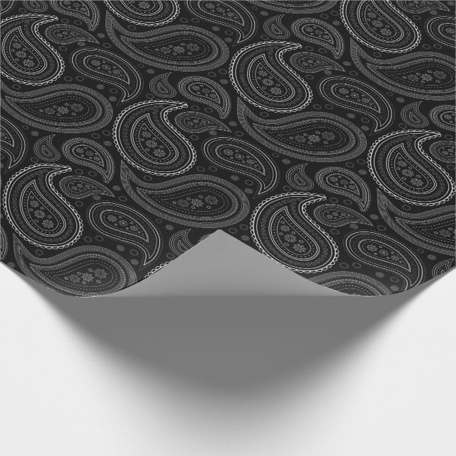 Presente Branco de Paisley no papel de envolvimento preto (Ponta)