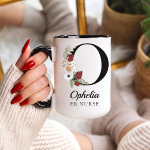 Presente de Caneca Personalizada com Inicial Flora