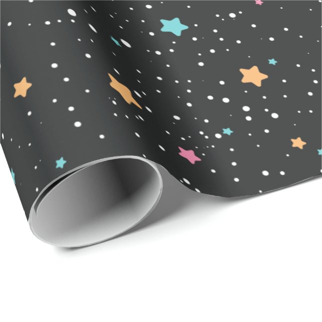 Presente Estrelas Coloridas no Papel de Embalagem Preto (Ponta do rolo)