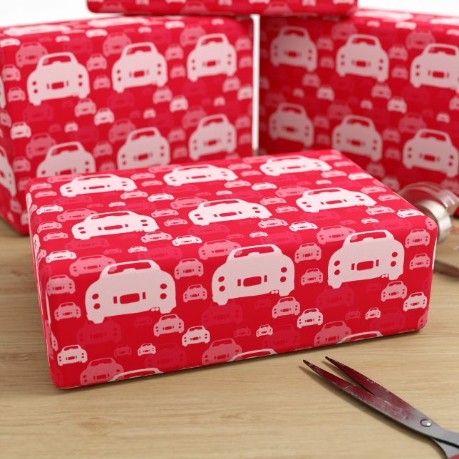 Presente Figuras Figaro Car Padrão Papel Vermelho de Enrola (Fun red figgy wrapping paper perfect for all sort of gifts. You can change the background colour)
