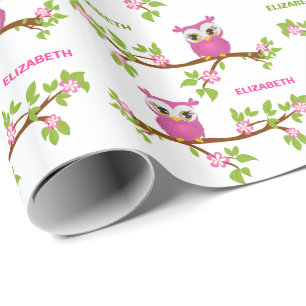 Presente Menina bonito da coruja em um papel de