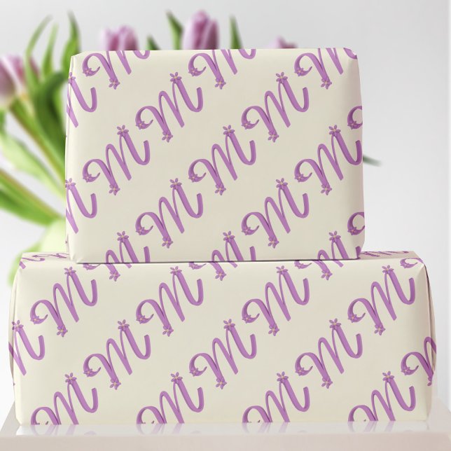 Presente Monograma - Letra cor-de-rosa M no papel de enrola (Perfect wrapping paper for your Mom for Mother's Day or her Birthday)