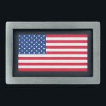 Presente no Belt do Sinalizador Americano<br><div class="desc">Uma bandeira americana tradicional enfeita esta fivela de cinto. Mostre seu estilo patriótico quando vestir esta fivela de sinalizador dos EUA. O design é da arte original.</div>