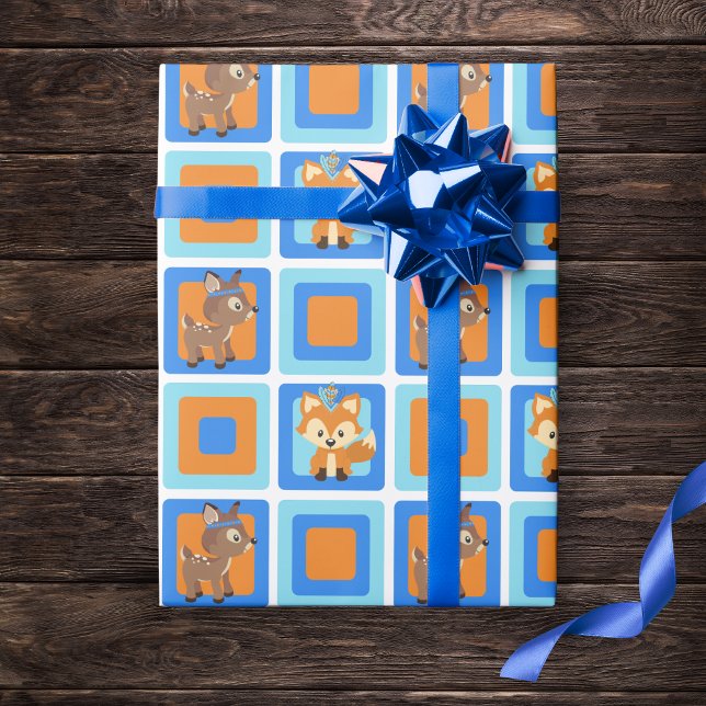 Presente Papel Azul de Acondicionamento de Florestas de Flo (Adorable Woodland Animal Wrapping Paper in of Blue, Orange and Brown. Features a Fox and Deer)
