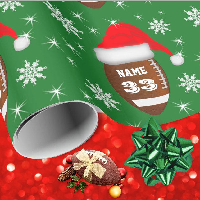 Presente Título e número de papel de enrolamento de natal d (Football Christmas Wrapping Paper. Gift Wrap for Football. Personalized, football gift wrap. Green.)