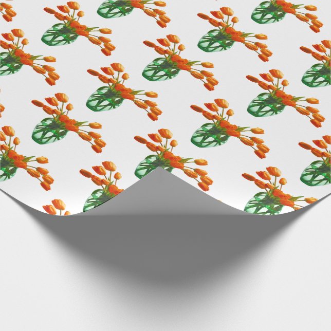 Presente Tulipas laranja em Vase no papel branco de enrolam (Ponta)