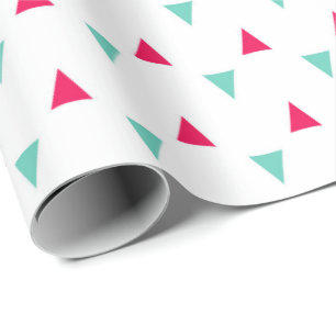 Presente Vermelho e papel de envolvimento do triângulo da