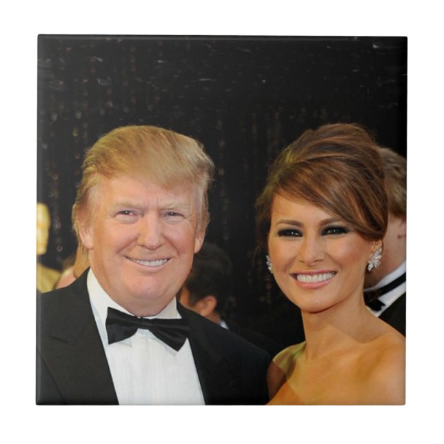 PRESIDENTE DONALD TRUMP & MELANIA (Frente)