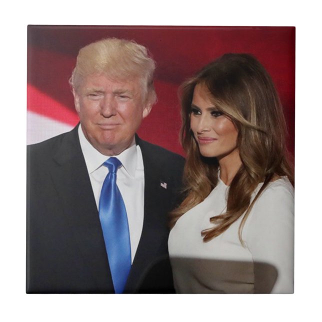 PRESIDENTE DONALD TRUMP & MELANIA (Frente)