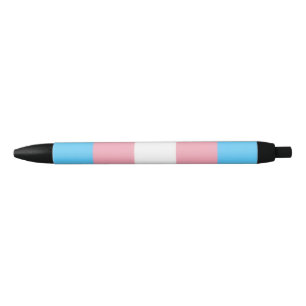 Preta bandeira trans na caneta 