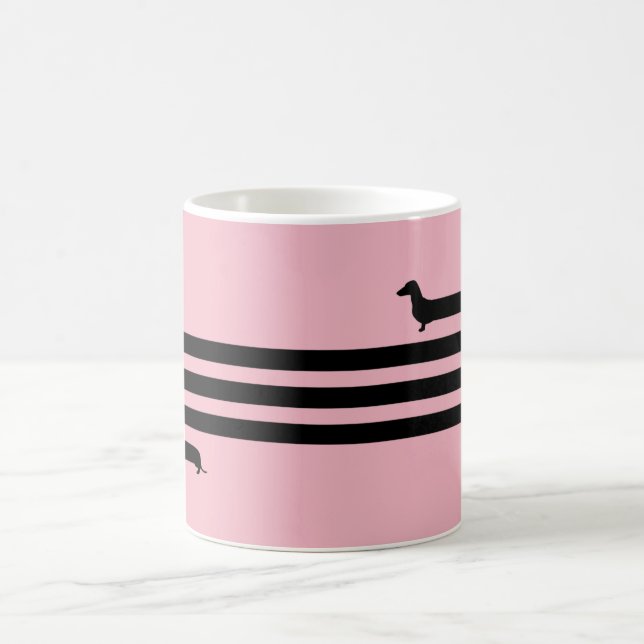 Preto e rosa engraçados da caneca do dachshund (Centro)
