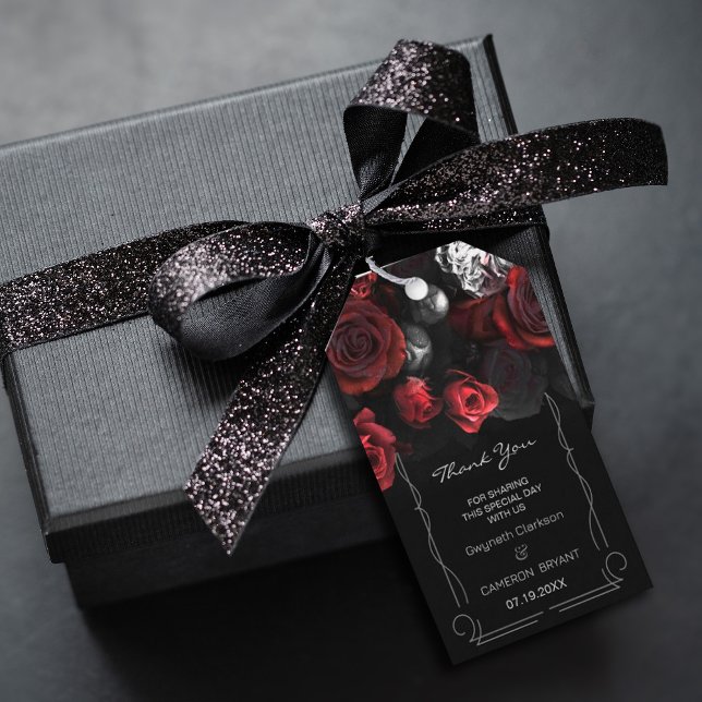 Preto-escuro Florais Vermelhos Pretos com Etiqueta (Dark Moody Black Red Florals Gift Tag, A wildflower and roses wedding favor tag design #dark)