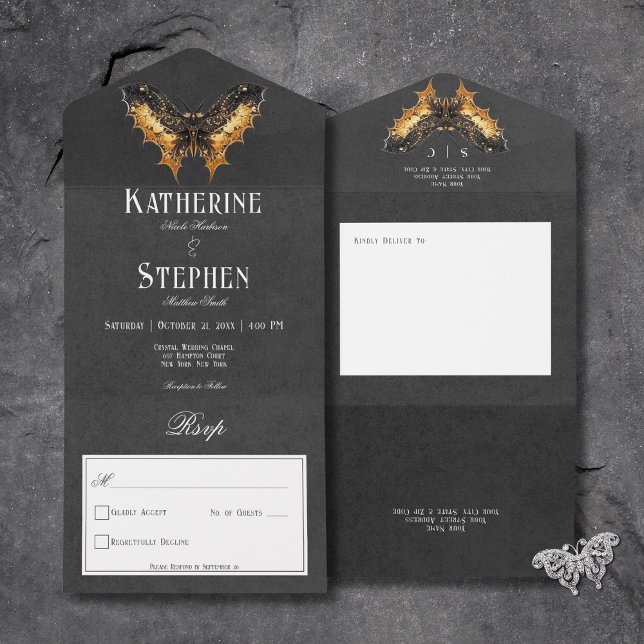 Preto Gótico e Dourado Moth Moody Sem Janto (Gothic Black & Gold Moth Moody All In One Wedding Invitation without Dinner Options)