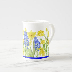 Primavera terrestre em uma caneca chinesa óssea (M