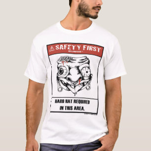Primeira Camiseta de Chapéu com Duro Humor