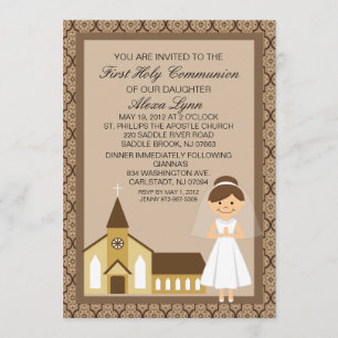 Primeira menina bonito do comunhão pelo convite d
