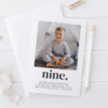 Primeiro Convite de Aniversário à Foto em Nove Qua<br><div class="desc">Um convite moderno de 9 de aniversário que inclui a sua própria fotografia e a palavra "9" por baixo. Você também pode editar todas as cores e estilos do texto - basta clicar no botão 'Personalizar' -> 'Editar usando a ferramenta design'.</div>