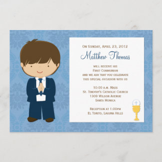 Primeiro convite do comunhão para o menino
