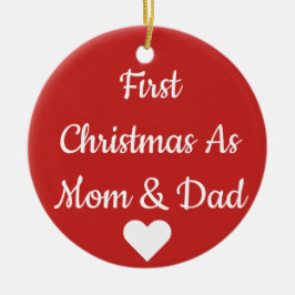 Primeiro Natal como o ornamento da mamã e do pai