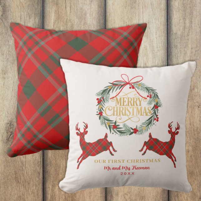 Primeiro Natal Mr & Mrs Almofada Xadrez Vermelha (Christmas Keepsake Throw Pillow)