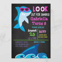Procure Tubarões. Garotas Convite de festas Piscin