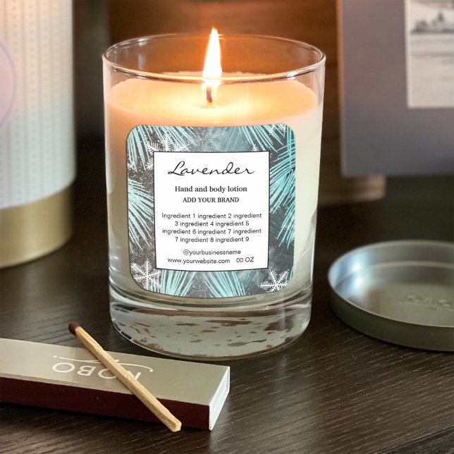 Produto com etiqueta de neve de inverno moderna (#zazzlemade #leaves #wintercandlelabel #aquablue #snowcandlelabel #greenery #businesslabel #snowfla)