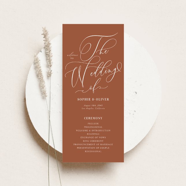 Programa Casamento de Terracota Caligrafia Boho Caprichosa (Customizable wedding programs featuring whimsical calligraphy and terracotta background.)